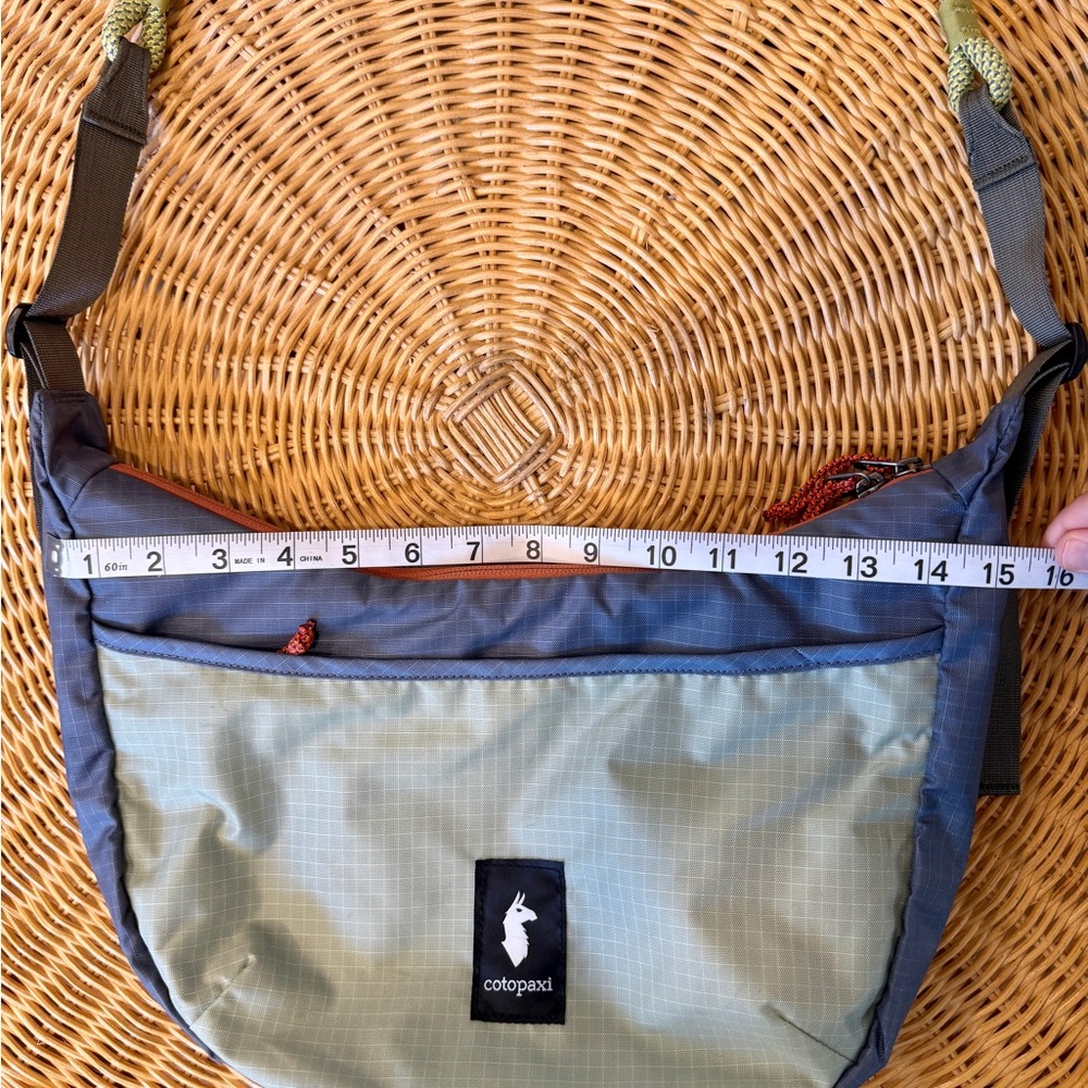 Cotopaxi Trozo 8L Shoulder Bag – Cada Día Tempest/Green - rare color! - Picture 8 of 9